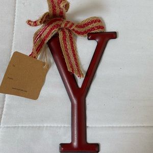 ♻️Mudpie “Y” Initial Iron Like. With Bow (NWT)